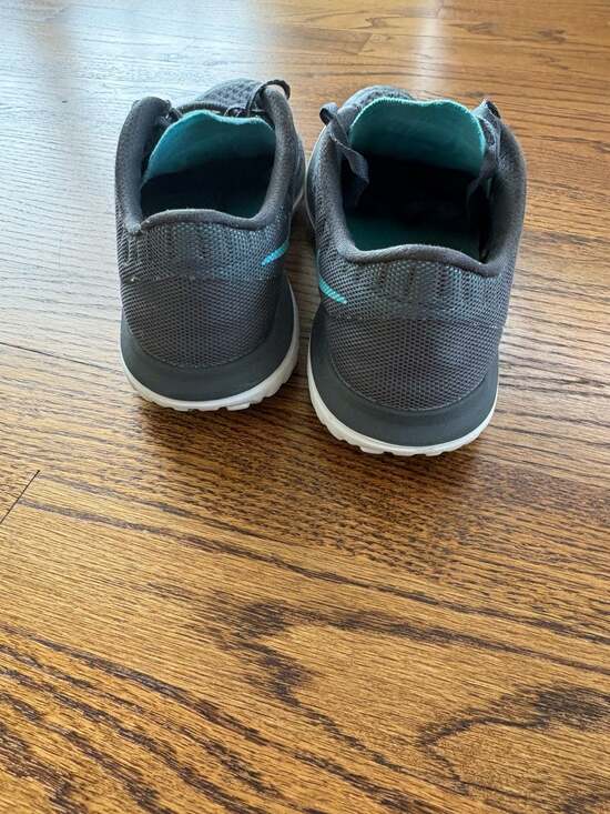 Nike - Picture 7 of 7